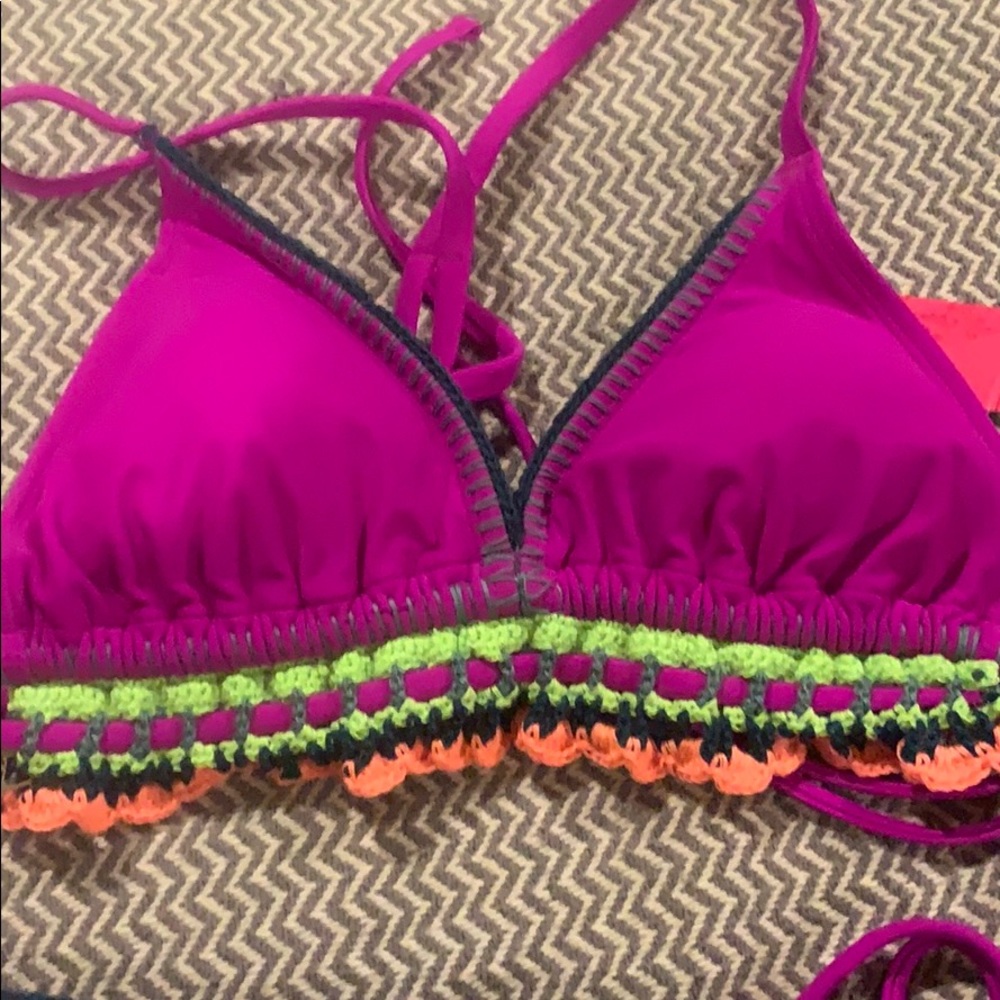 bikini. Size medium - Picture 2 of 4
